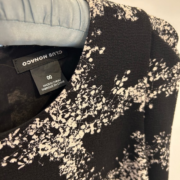 Gorgeous Club Monaco long sleeve dress in black and white pattern. Lined. - Picture 3 of 4